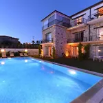 לינה וארוחת בוקר Elysium Çeşme