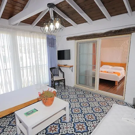 Elysium Bed & Breakfast *