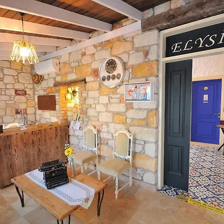 Elysium Bed and Breakfast Çeşme