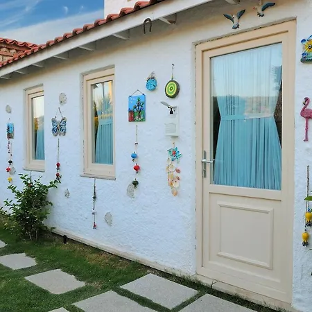 Elysium Bed & Breakfast Çeşme